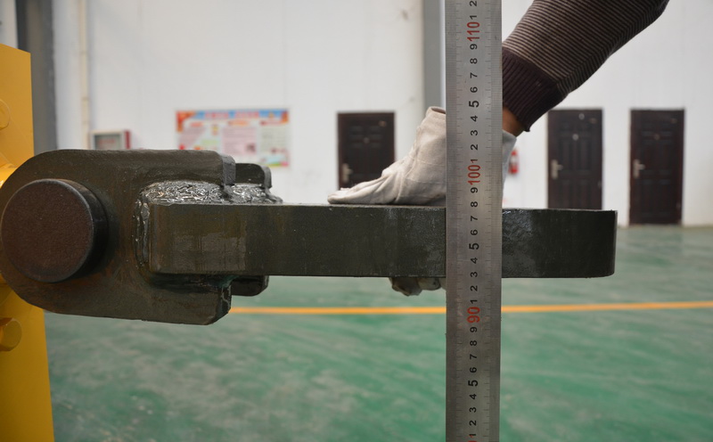 沖擊碾壓路機配件-牽引馬口