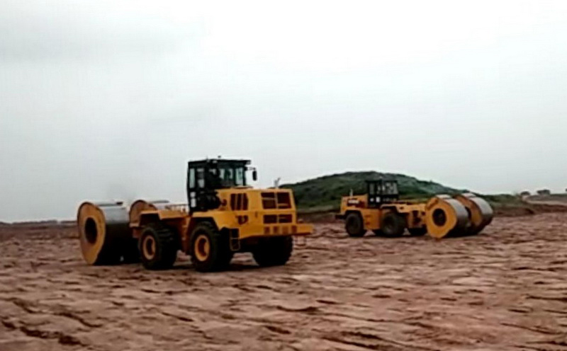 沖擊式壓路機(jī) 沖擊式壓路機(jī)