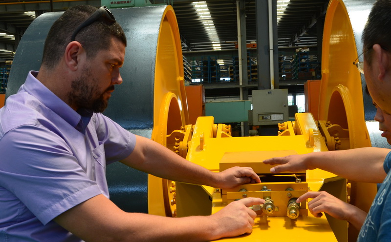 沖擊式壓路機(jī) 沖擊式壓路機(jī)