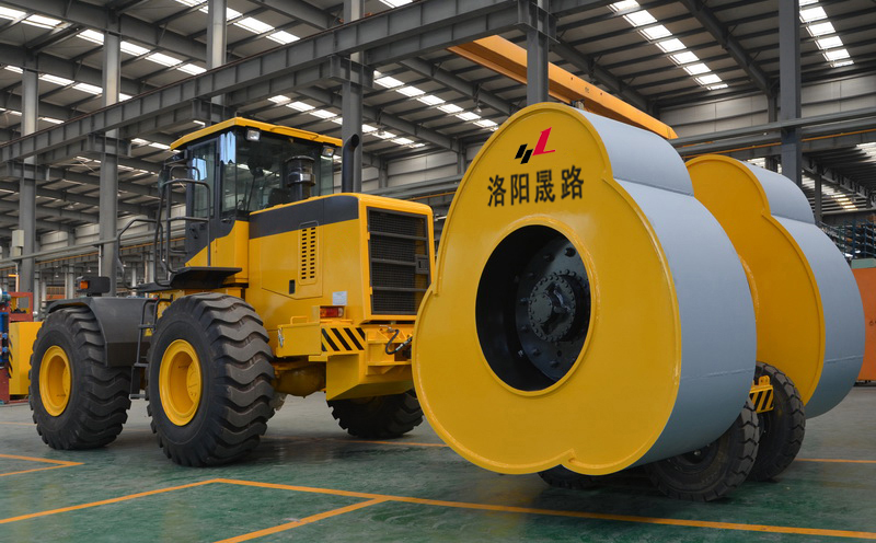 沖擊式壓路機(jī) 沖擊式壓路機(jī)