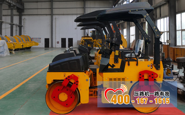 JCC403型3噸壓路機(jī)