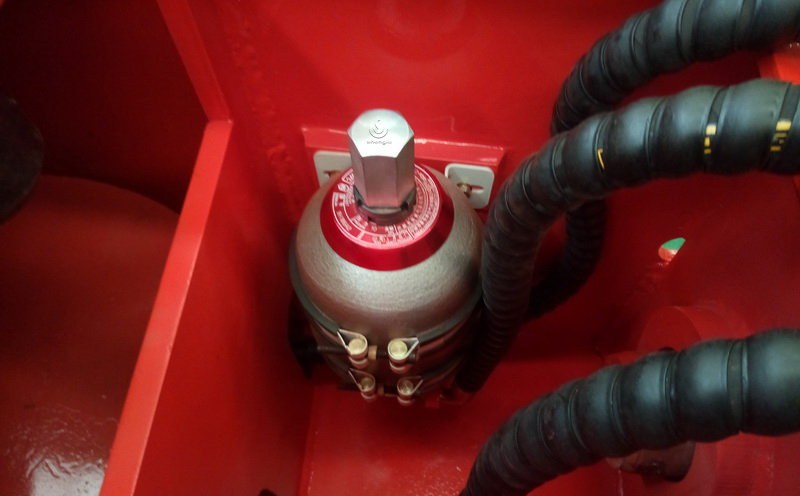 沖擊碾蓄能器 沖擊碾蓄能器