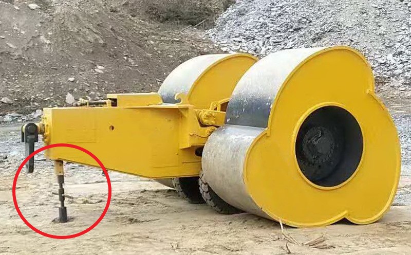 沖擊壓路機(jī)支腿 沖擊壓路機(jī)支腿