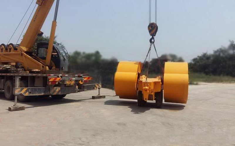 沖擊壓路機發(fā)貨 沖擊壓路機發(fā)貨