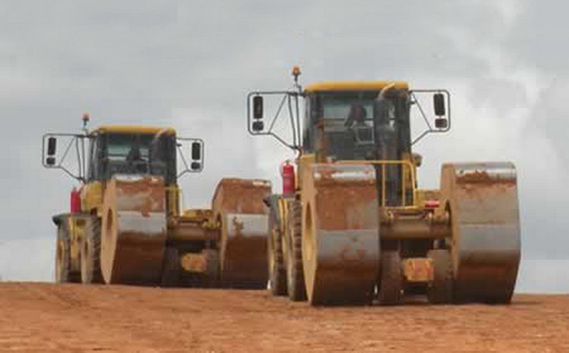 沖擊壓路機(jī) 沖擊壓路機(jī)