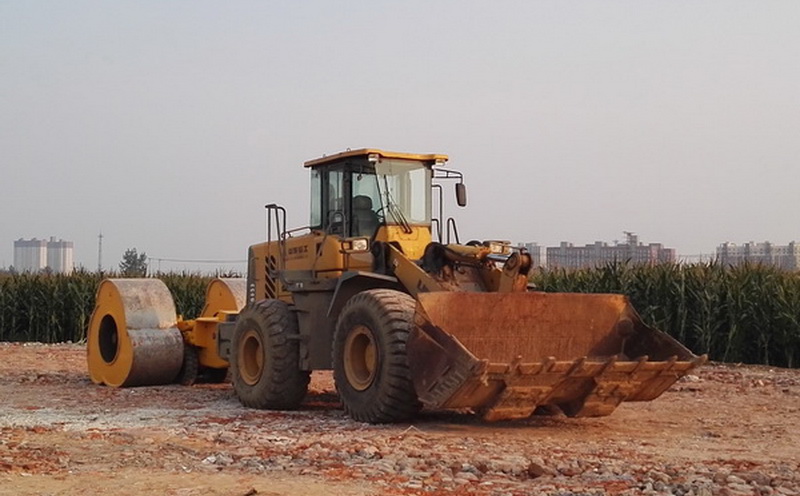 裝載機沖擊壓路機 裝載機沖擊壓路機