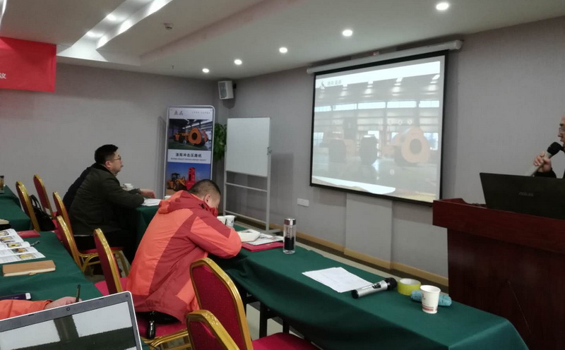 沖擊壓路機(jī) 1668329021148449.jpg