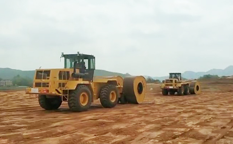 沖擊壓路機(jī) 沖擊壓路機(jī)