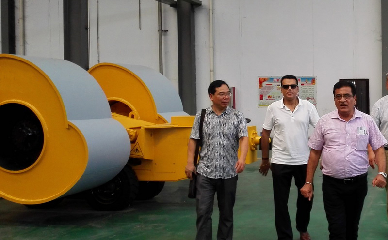 沖擊壓路機(jī) 沖擊壓路機(jī)